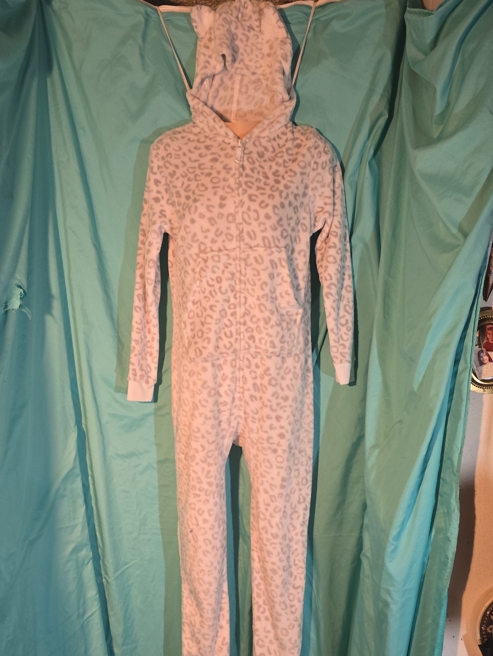 Cat And Jack Girls XL Gray Leopard Fleece Hooded Pajamas